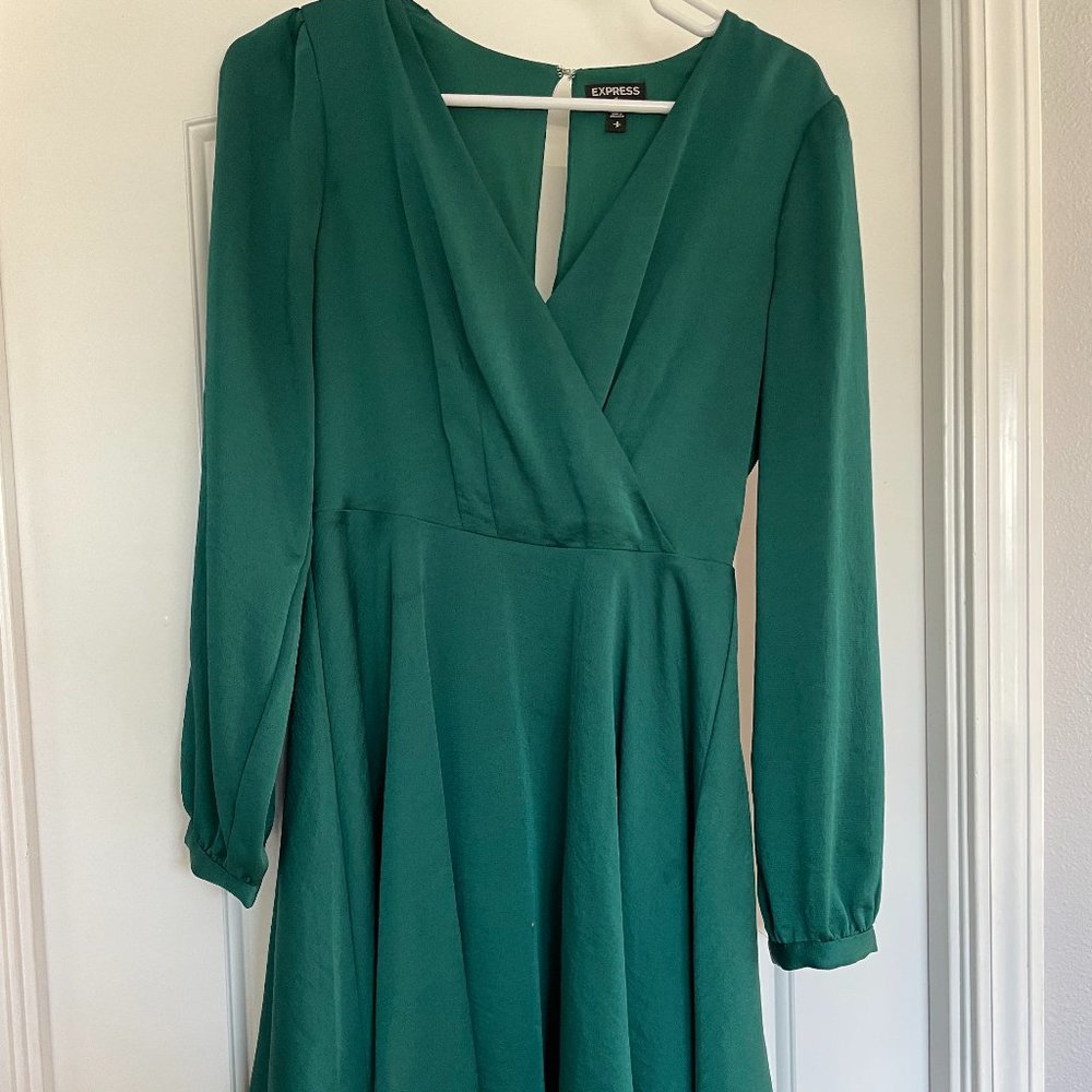 Long Sleeve Emerald Green Short Dress